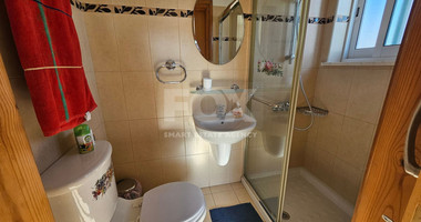 Stunning Fully Furnished Penthouse Apartment in Universal, Paphos