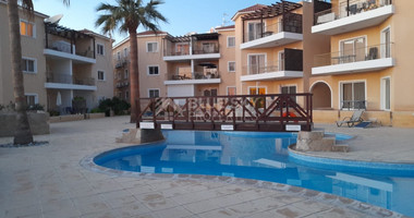 Charming Two-Bedroom Apartment with Large Communal Pool in Universal, Kato Paphos