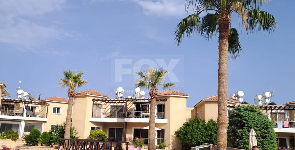 Charming Two-Bedroom Apartment with Large Communal Pool in Universal, Kato Paphos