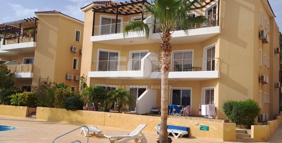 Charming Two-Bedroom Apartment with Large Communal Pool in Universal, Kato Paphos