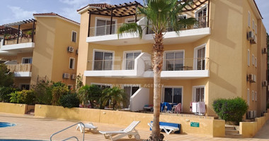 Charming Two-Bedroom Apartment with Large Communal Pool in Universal, Kato Paphos