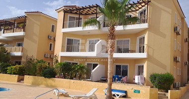 Charming Two-Bedroom Apartment with Large Communal Pool in Universal, Kato Paphos