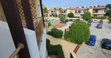 Charming Two-Bedroom Apartment with Large Communal Pool in Universal, Kato Paphos