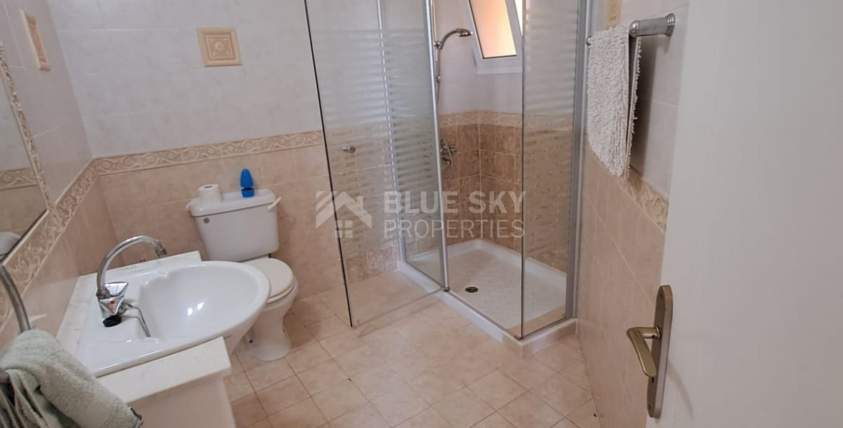 Charming Two-Bedroom Apartment with Large Communal Pool in Universal, Kato Paphos