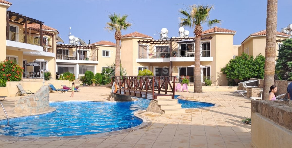 Charming Two-Bedroom Apartment with Large Communal Pool in Universal, Kato Paphos