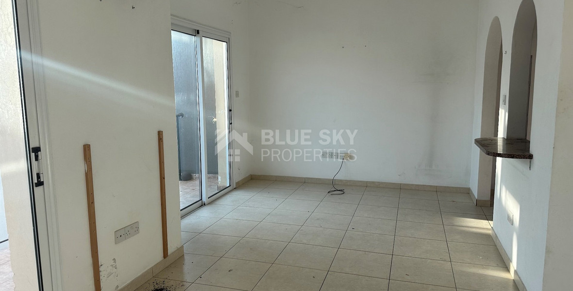 Two bedroom maisonette with roof garden in universal area