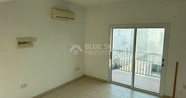 Two bedroom maisonette with roof garden in universal area