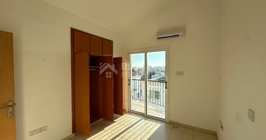 Two bedroom maisonette with roof garden in universal area