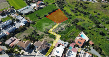 Residential Field for sale in Pyrgos: Right-of-Way with Public Road Development Potential