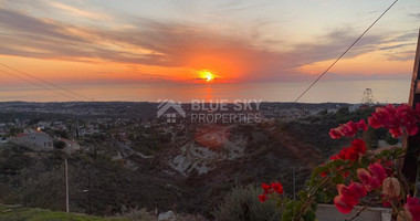 Detached Villa with Stunning Views and Unexhausted Building Density in Tala – Renovation Opportunity