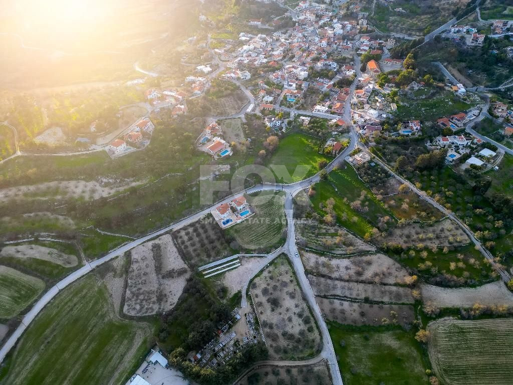 Residential field in Kalepia Community of Paphos