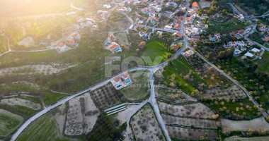 Residential field in Kalepia Community of Paphos