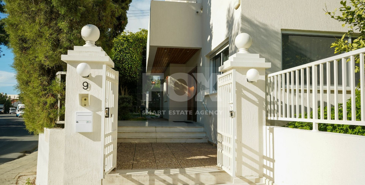 A stunning detached 4 bedroom villa with swimming pool in Agios Tychonas, Limassol