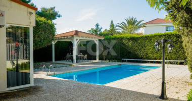 A stunning detached 4 bedroom villa with swimming pool in Agios Tychonas, Limassol