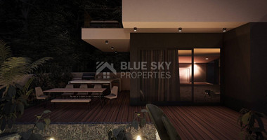 Spacious Three Bedroom House with Pool for sale in Mesa Geitonia