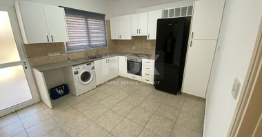 Spacious Two Bedroom Maisonette in Universal