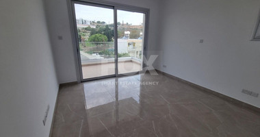 Four bedroom luxury semi detached villa in Tombs of The Kings Area