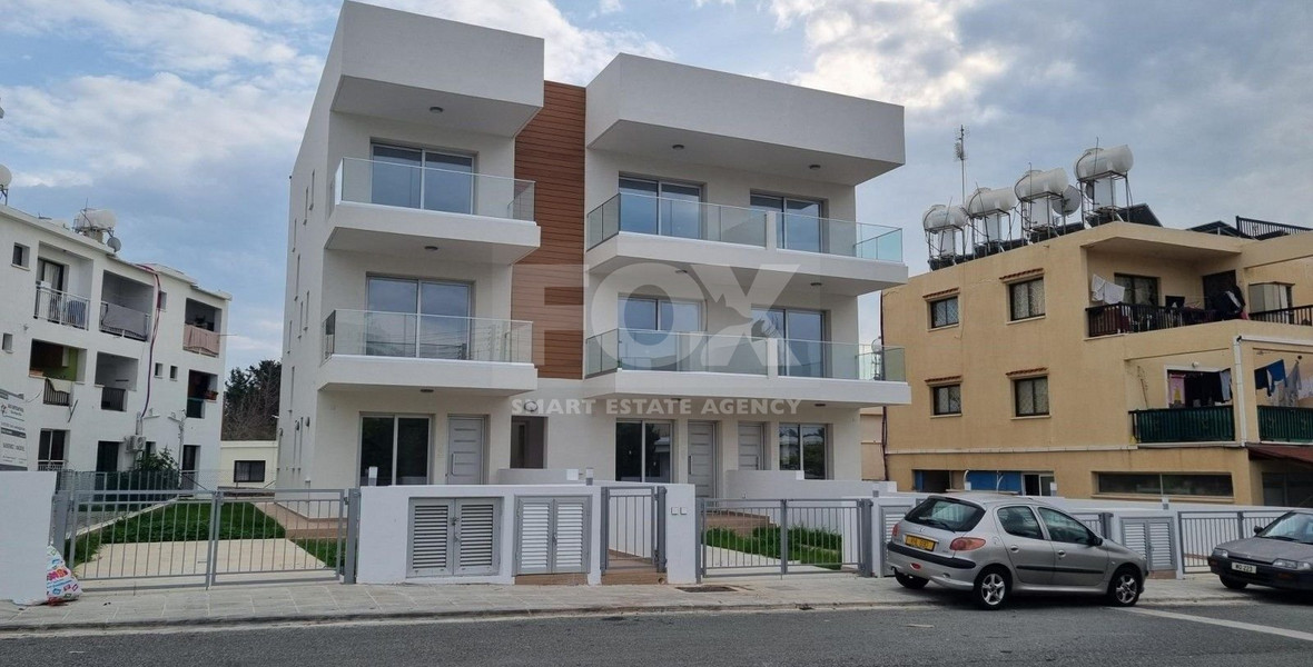 Four bedroom luxury semi detached villa in Tombs of The Kings Area