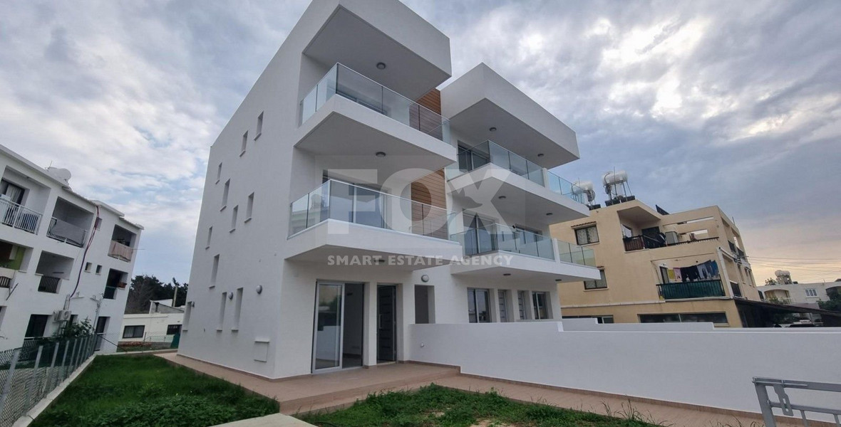 Four bedroom luxury semi detached villa in Tombs of The Kings Area