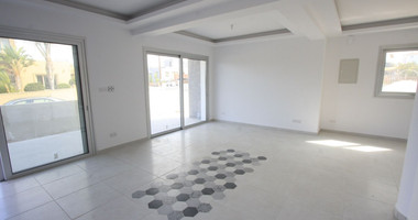 Five bedrooms villa in Anavargos area of Paphos