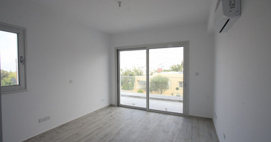 Five bedrooms villa in Anavargos area of Paphos