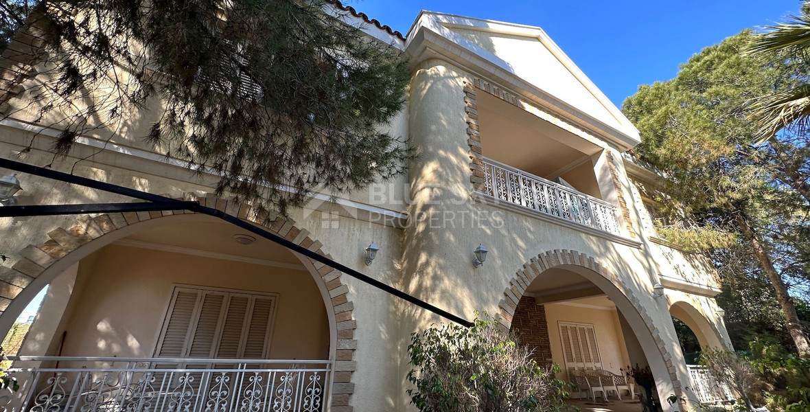 OUTSTANDING OPPORTUNITY  TO RENOVATE A GRAND VILLA OR DEMOLISH AND BUILD BLOCK OF APARTMENTS IN  AP. PETROU KAI PAVLOU (NO VAT ON PLOT).