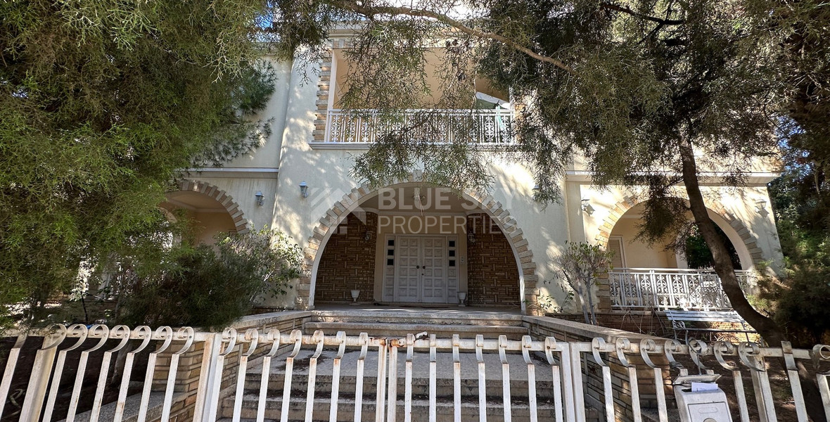OUTSTANDING OPPORTUNITY  TO RENOVATE A GRAND VILLA OR DEMOLISH AND BUILD BLOCK OF APARTMENTS IN  AP. PETROU KAI PAVLOU (NO VAT ON PLOT).