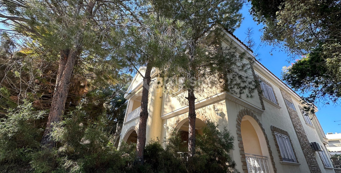 OUTSTANDING OPPORTUNITY  TO RENOVATE A GRAND VILLA OR DEMOLISH AND BUILD BLOCK OF APARTMENTS IN  AP. PETROU KAI PAVLOU (NO VAT ON PLOT).