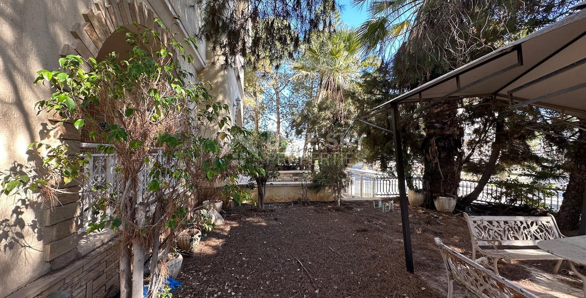 OUTSTANDING OPPORTUNITY  TO RENOVATE A GRAND VILLA OR DEMOLISH AND BUILD BLOCK OF APARTMENTS IN  AP. PETROU KAI PAVLOU (NO VAT ON PLOT).