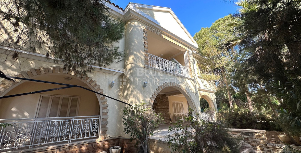 OUTSTANDING OPPORTUNITY  TO RENOVATE A GRAND VILLA OR DEMOLISH AND BUILD BLOCK OF APARTMENTS IN  AP. PETROU KAI PAVLOU (NO VAT ON PLOT).