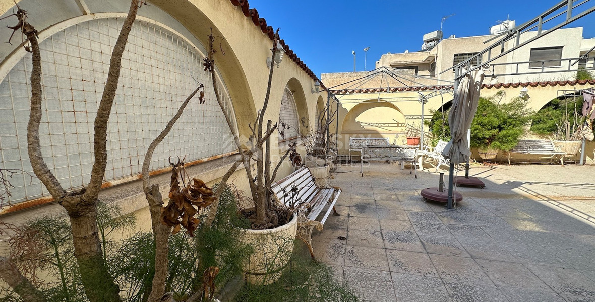 OUTSTANDING OPPORTUNITY  TO RENOVATE A GRAND VILLA OR DEMOLISH AND BUILD BLOCK OF APARTMENTS IN  AP. PETROU KAI PAVLOU (NO VAT ON PLOT).