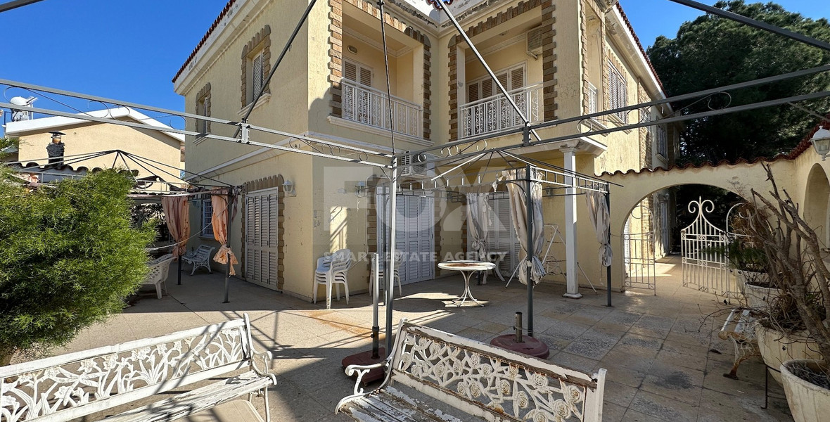 OUTSTANDING OPPORTUNITY  TO RENOVATE A GRAND VILLA OR DEMILISH AND BUILD BLOCK OF APARTMENTS IN  AP. PETROU KAI PAVLOU (NO VAT ON PLOT).