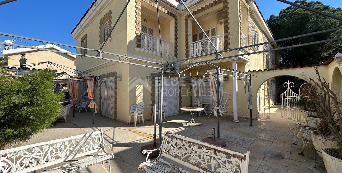 OUTSTANDING OPPORTUNITY  TO RENOVATE A GRAND VILLA OR DEMOLISH AND BUILD BLOCK OF APARTMENTS IN  AP. PETROU KAI PAVLOU (NO VAT ON PLOT).