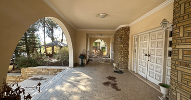 OUTSTANDING OPPORTUNITY  TO RENOVATE A GRAND VILLA OR DEMOLISH AND BUILD BLOCK OF APARTMENTS IN  AP. PETROU KAI PAVLOU (NO VAT ON PLOT).