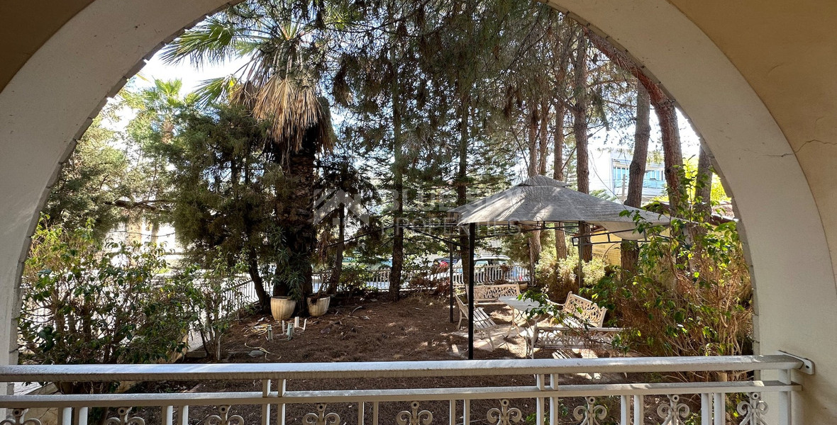 OUTSTANDING OPPORTUNITY  TO RENOVATE A GRAND VILLA OR DEMOLISH AND BUILD BLOCK OF APARTMENTS IN  AP. PETROU KAI PAVLOU (NO VAT ON PLOT).