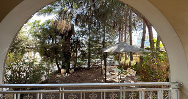 OUTSTANDING OPPORTUNITY  TO RENOVATE A GRAND VILLA OR DEMOLISH AND BUILD BLOCK OF APARTMENTS IN  AP. PETROU KAI PAVLOU (NO VAT ON PLOT).