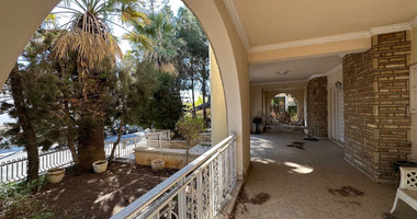 OUTSTANDING OPPORTUNITY  TO RENOVATE A GRAND VILLA OR DEMOLISH AND BUILD BLOCK OF APARTMENTS IN  AP. PETROU KAI PAVLOU (NO VAT ON PLOT).