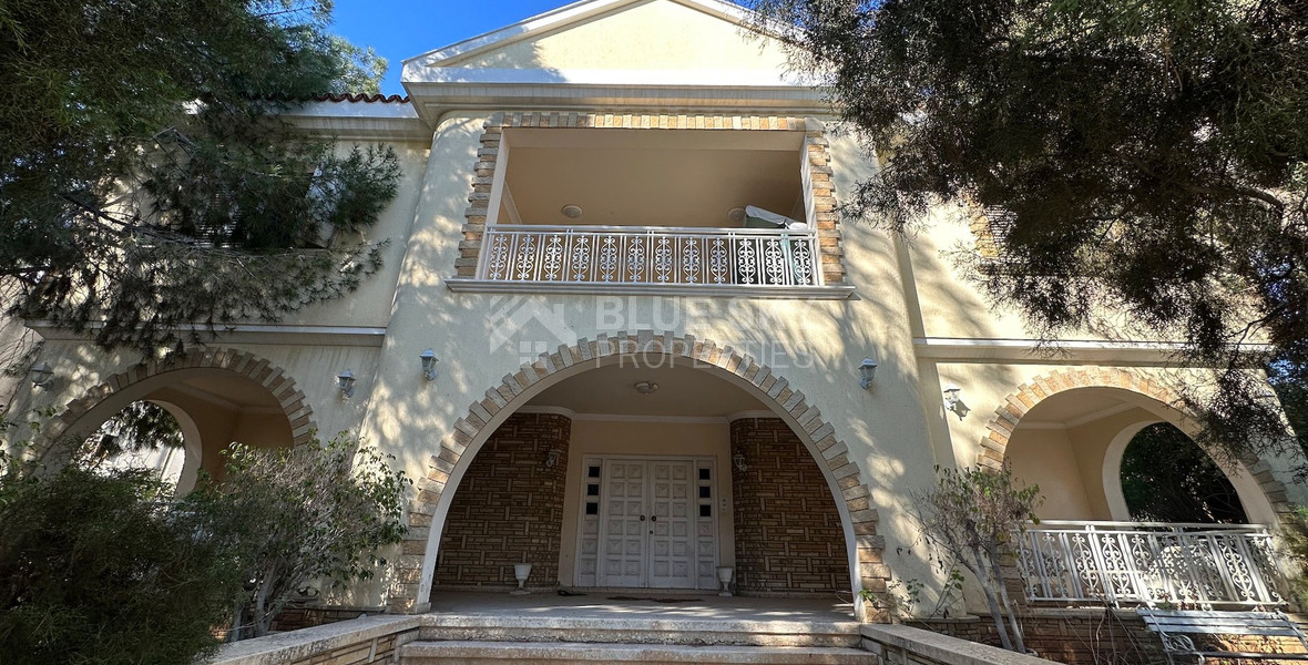 OUTSTANDING OPPORTUNITY  TO RENOVATE A GRAND VILLA OR DEMOLISH AND BUILD BLOCK OF APARTMENTS IN  AP. PETROU KAI PAVLOU (NO VAT ON PLOT).