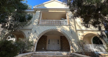 OUTSTANDING OPPORTUNITY  TO RENOVATE A GRAND VILLA OR DEMOLISH AND BUILD BLOCK OF APARTMENTS IN  AP. PETROU KAI PAVLOU (NO VAT ON PLOT).