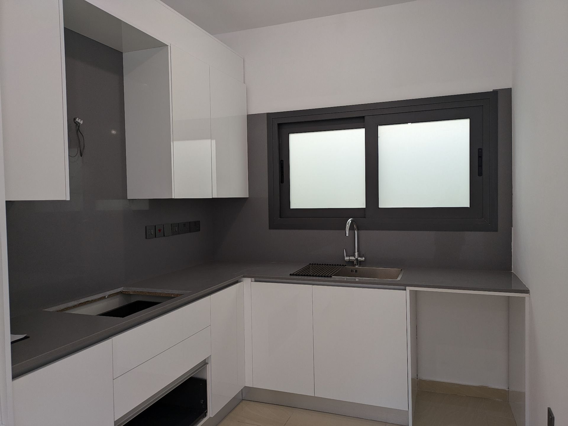 Mieszkanie 2 pokoi 75 m² Pafos, Cypr