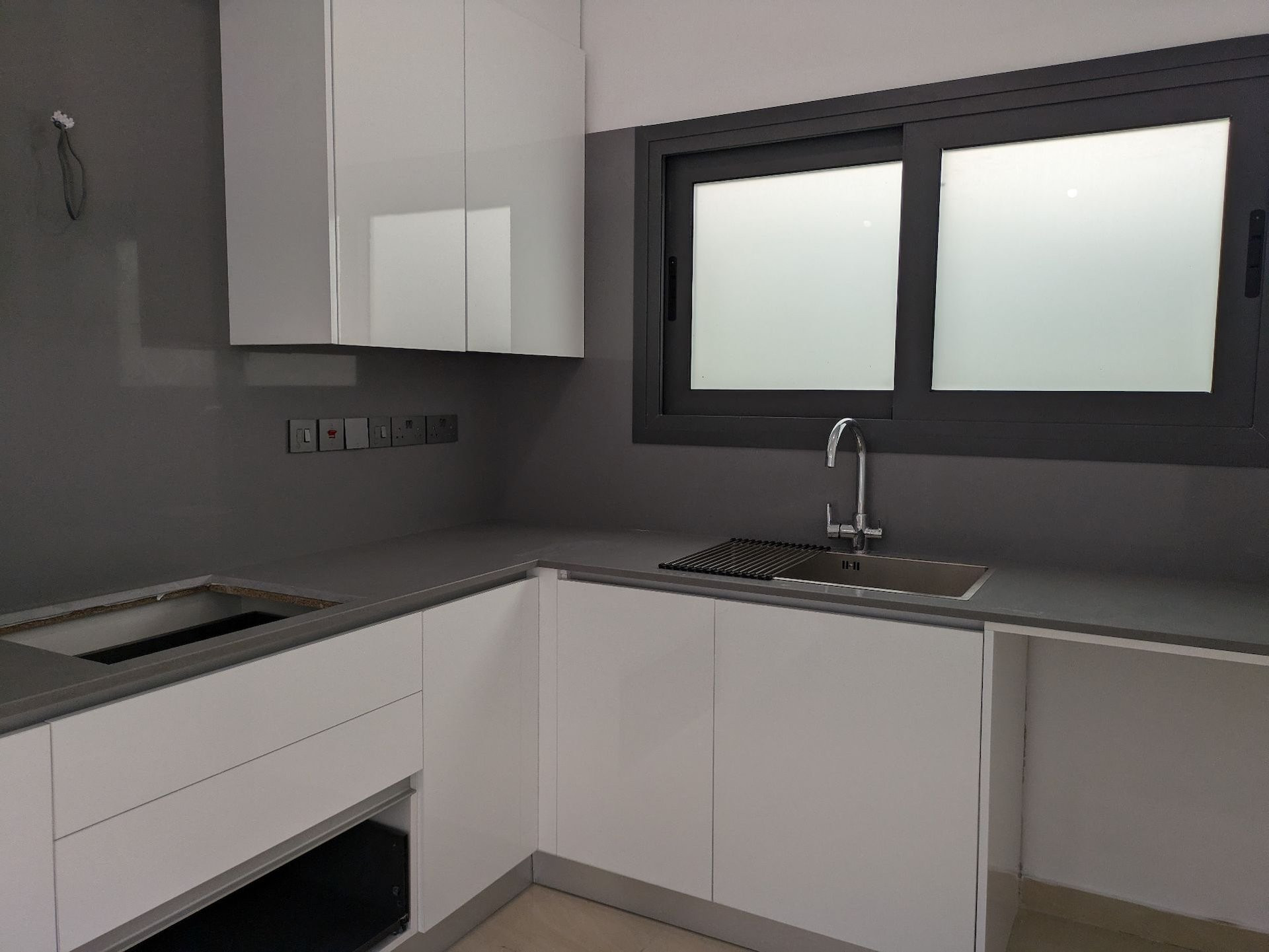 Mieszkanie 2 pokoi 75 m² Pafos, Cypr