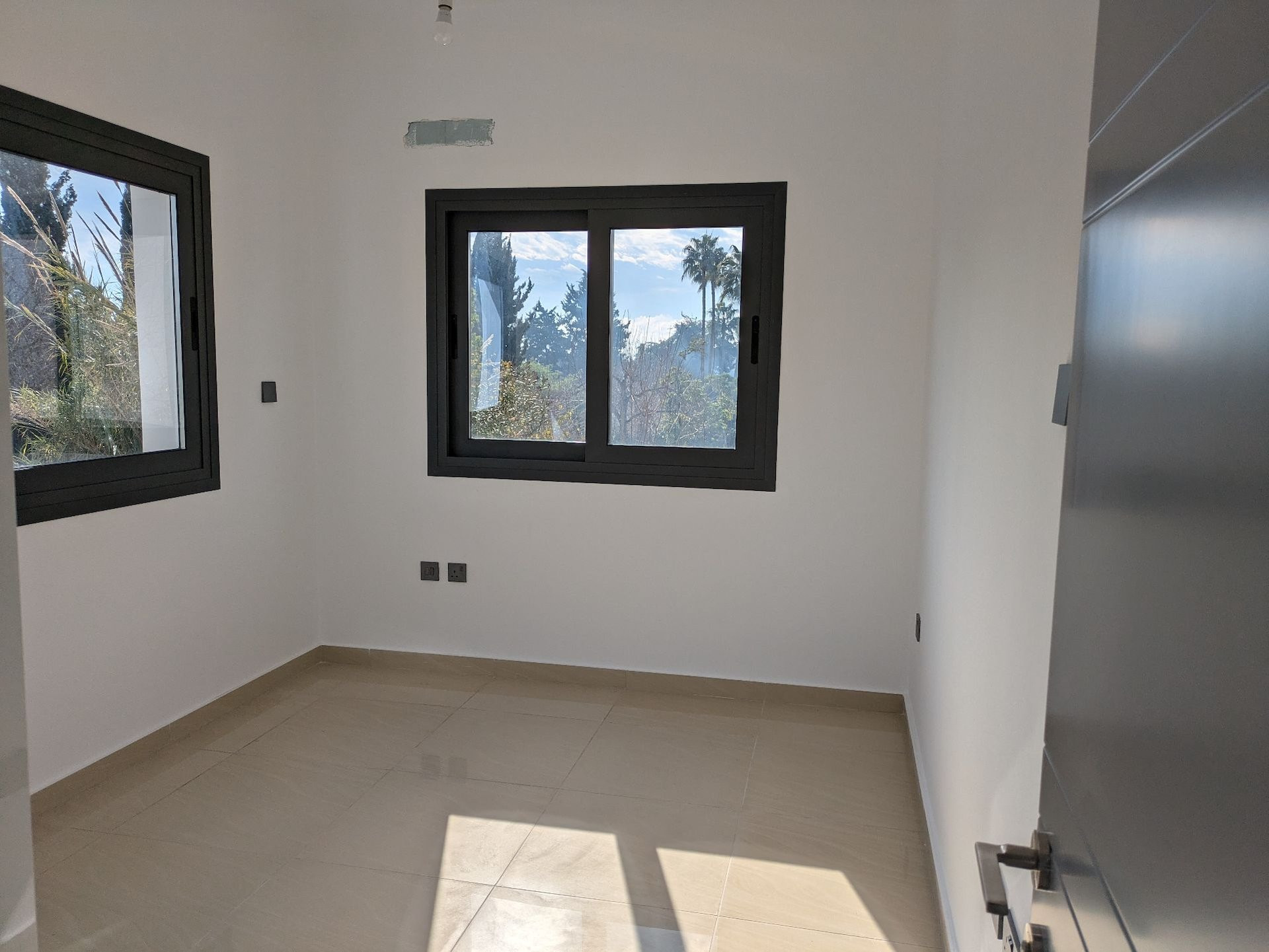 Mieszkanie 2 pokoi 75 m² Pafos, Cypr