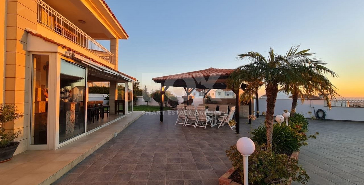 Luxury six bedroom villa in Konia , Paphos