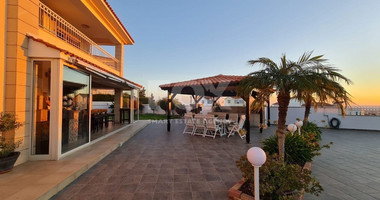 Luxury six bedroom villa in Konia , Paphos