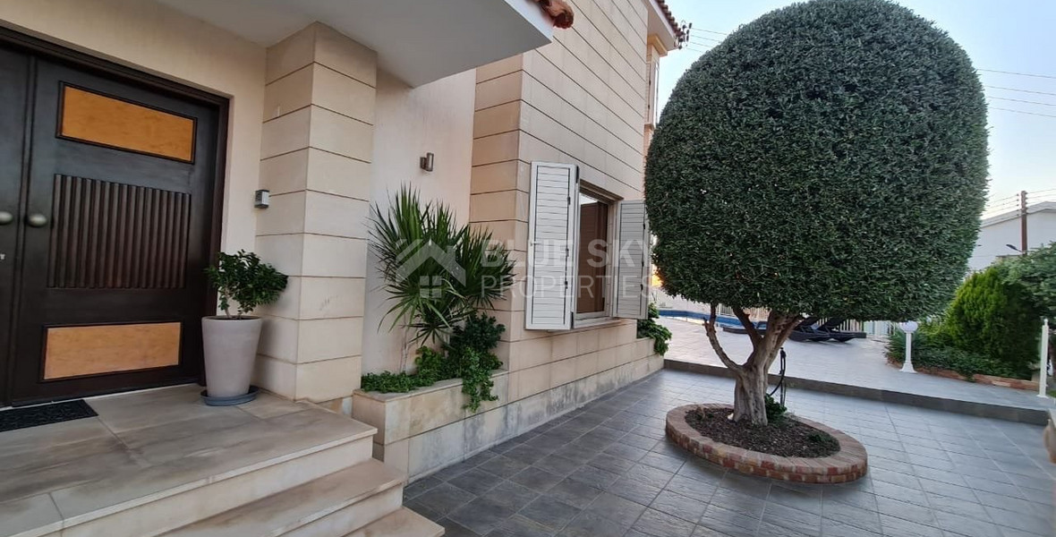 Luxury six bedroom villa in Konia , Paphos