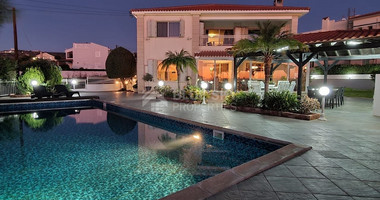 Luxury six bedroom villa in Konia , Paphos