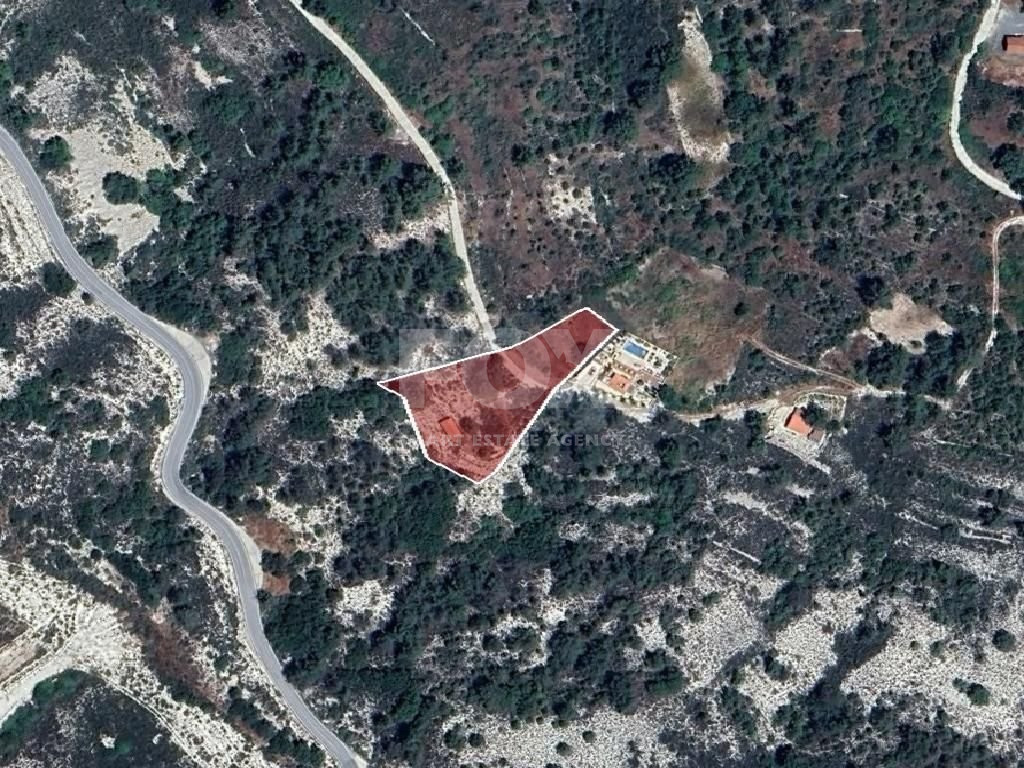 Land for sale in Pera Pedi village in Limassol