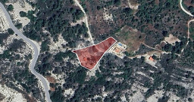 Land for sale in Pera Pedi village in Limassol