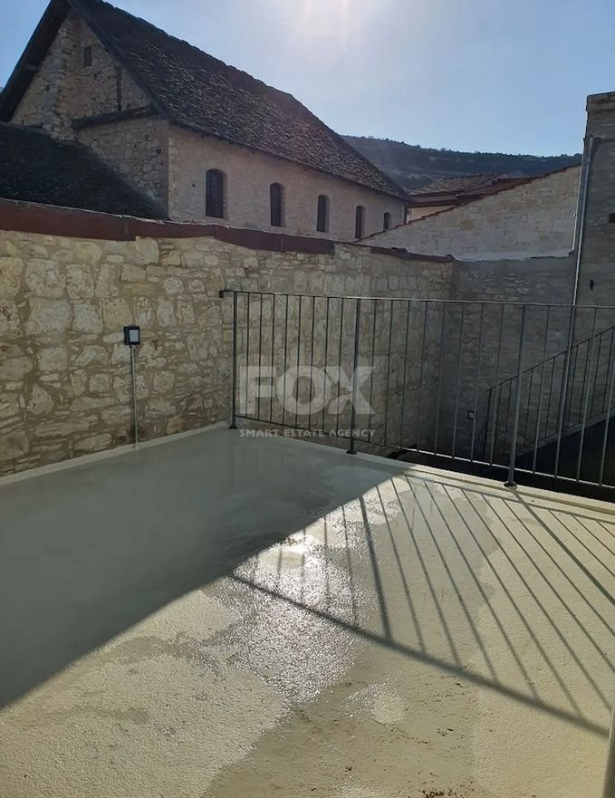 Modern Mixed Use Building for Rent Omodos