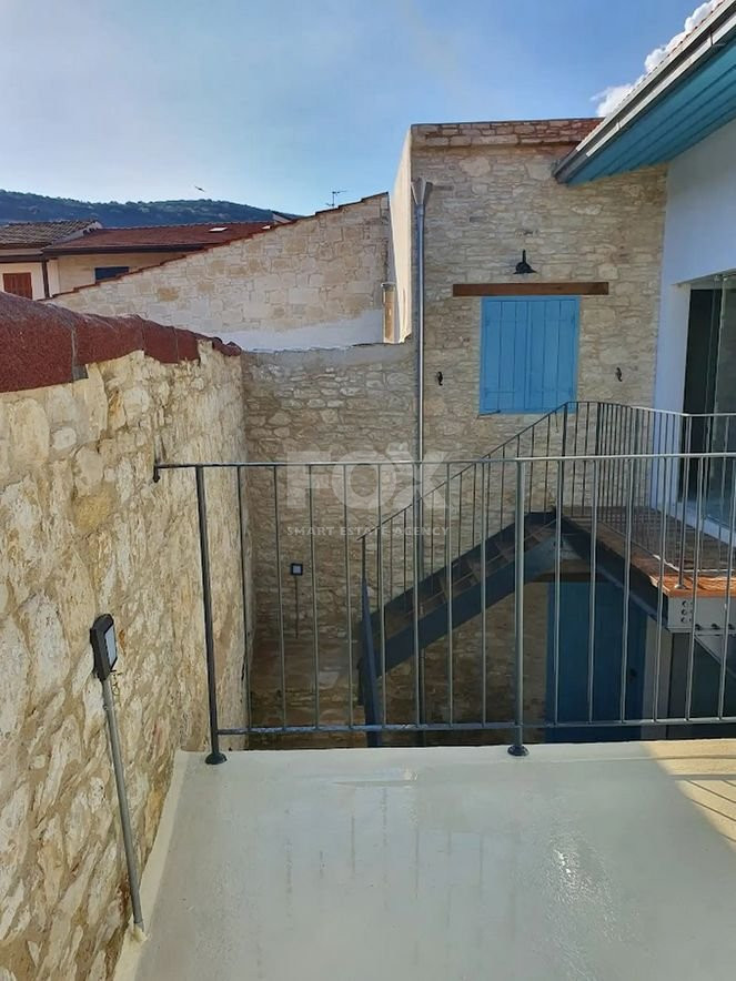 Modern Mixed Use Building for Rent Omodos